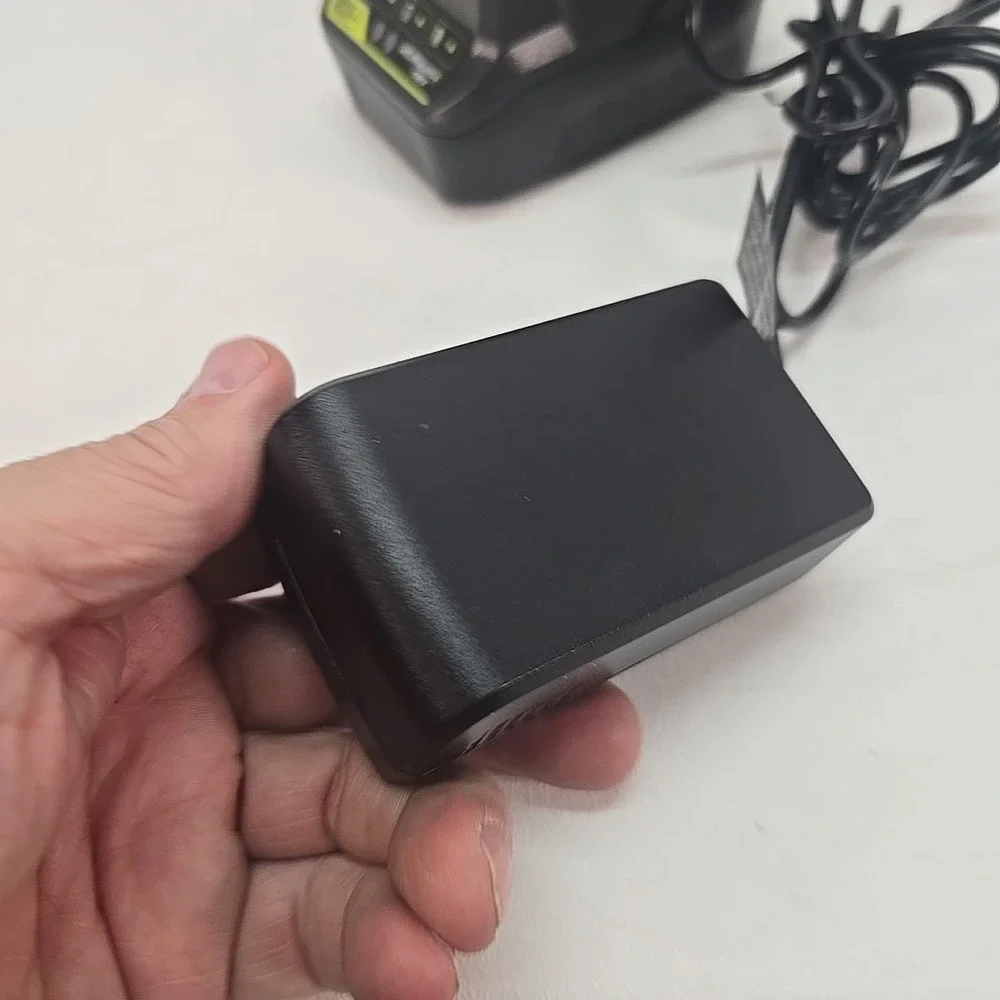 (2) NEW Genuine RYOBI P118B Lithium Ion 18 Volt 18V Compact‎ Battery Chargers